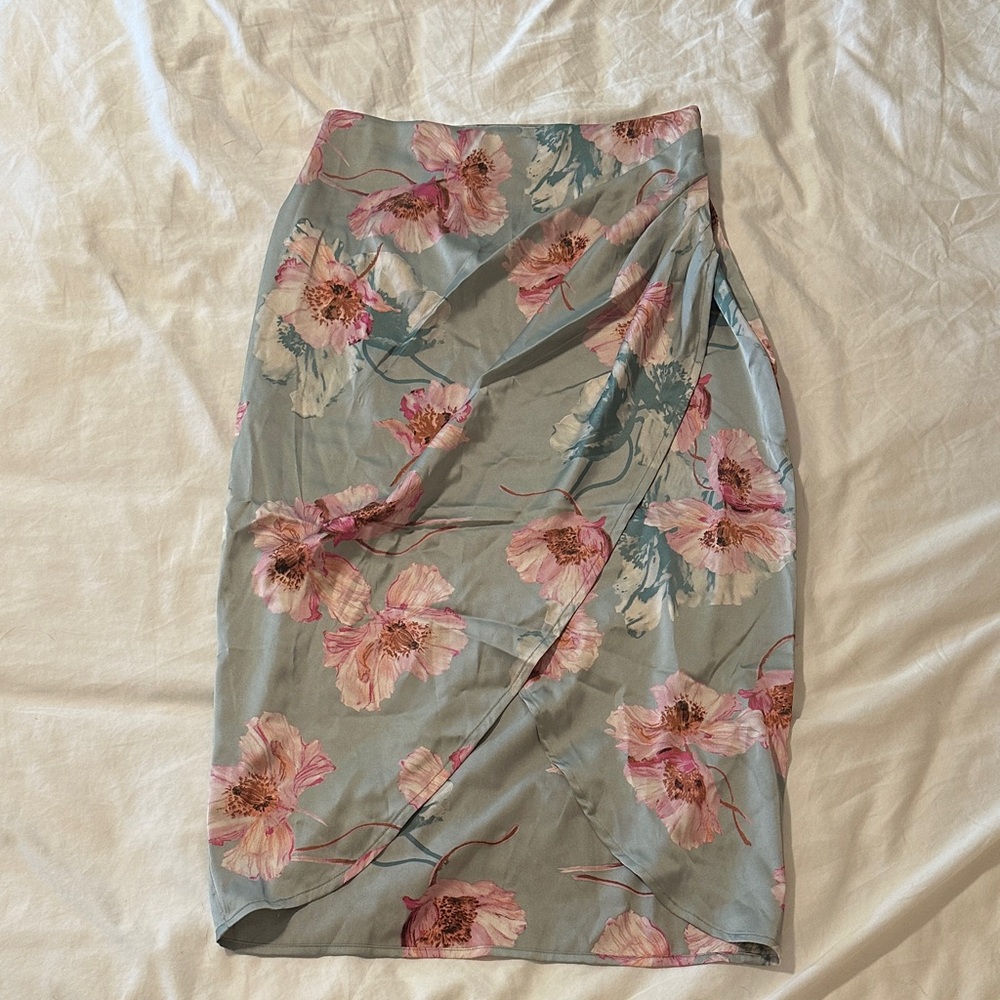 Express Brand New! Floral Print Women's Skirt
